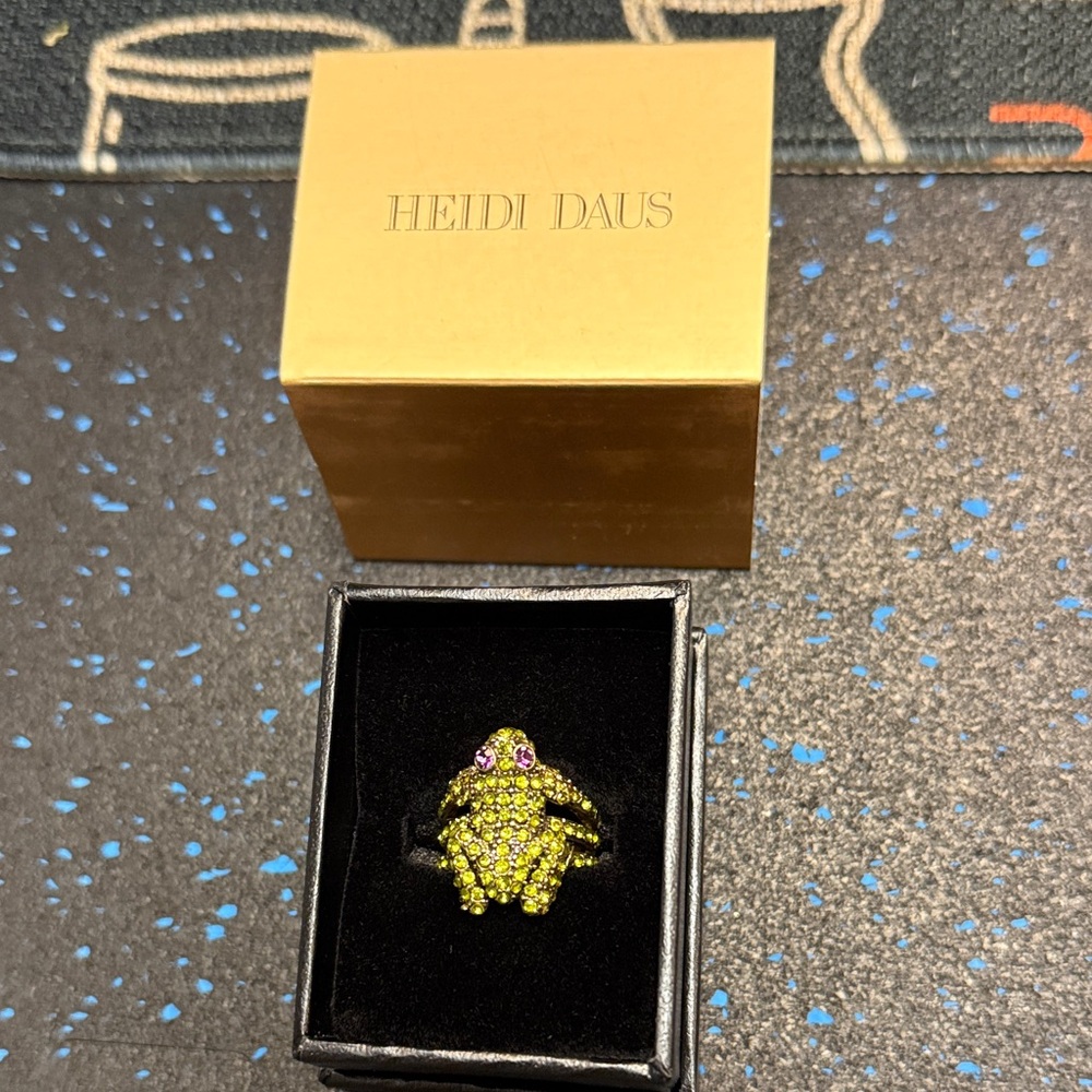 Heidi Daus Gold and Pink Crystal frog ring size 6